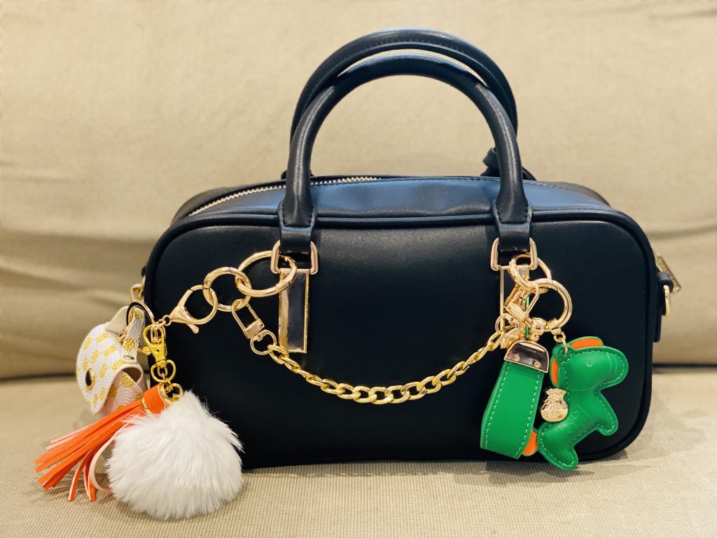 barrel bag with trinkles